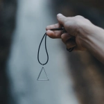 Ювелирные украшения с символикой игровых автоматов и казино