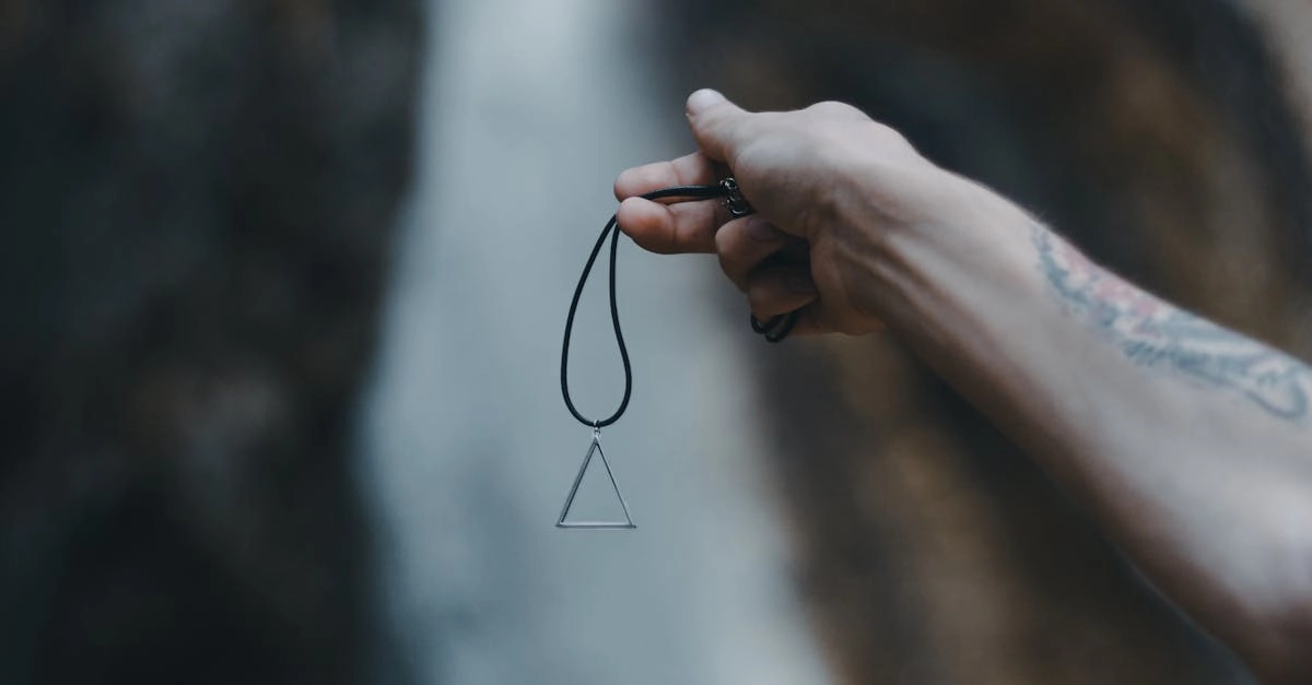 Ювелирные украшения с символикой игровых автоматов и казино