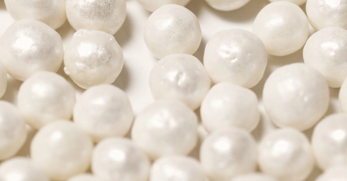 Игровые элементы в дизайне украшений с мотивами мини-игр казино