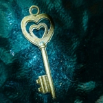 Золотые украшения с мотивами волка в ювелирном искусстве