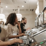 Декоративные ювелирные элементы в современном игровом дизайне