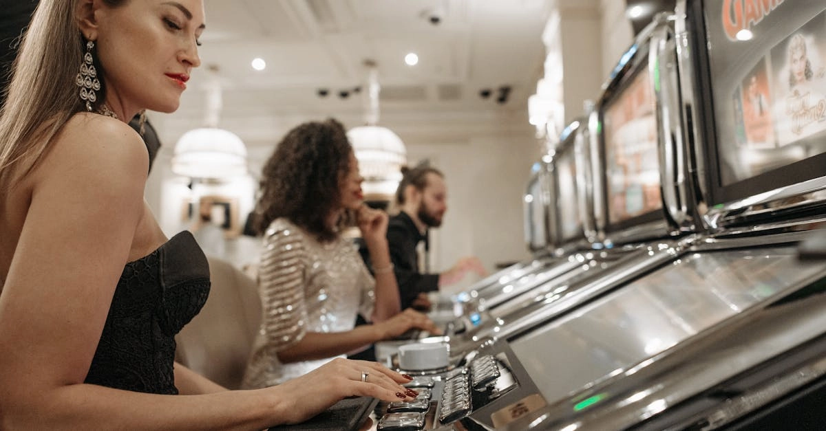 Декоративные ювелирные элементы в современном игровом дизайне